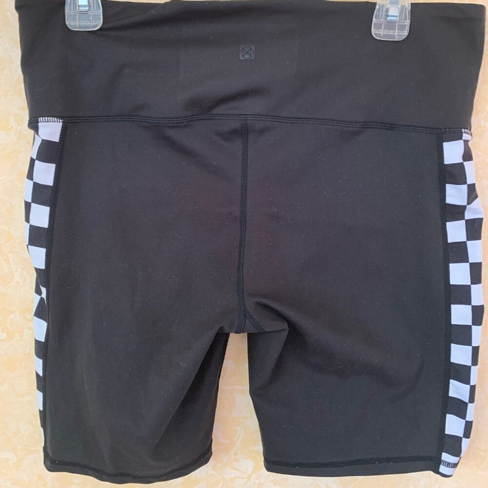 2️⃣ for 🔟 bicycle shorts with black & white Checked pattern